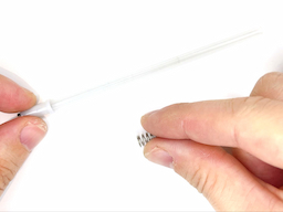 芯タンクにバネを装着するの画像1