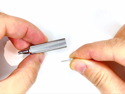 口金にガイドパイプを挿入するの画像1