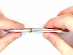 ケース下部とケース上部を装着するの画像1