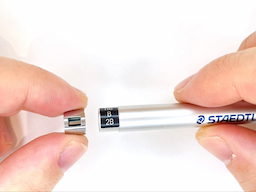 ケースに芯硬度枠を装着するの画像1