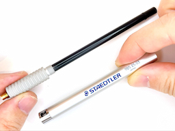 ケースに芯タンクを装着するの画像1