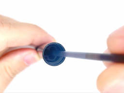 黒インク芯を挿入するの画像1