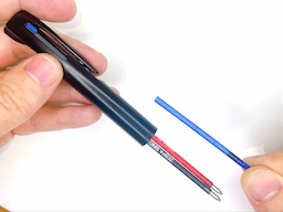 青インク芯を挿入するの画像1