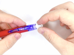 透明なキャップを外すの画像1