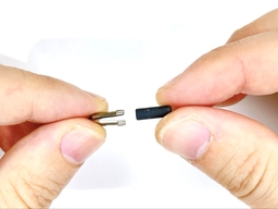 消しゴムに金具を装着するの画像1