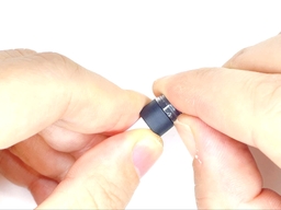 ノック部品のキャップを外すの画像1