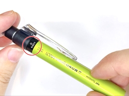 黒インク芯を装着するの画像1