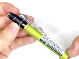 赤インク芯を装着するの画像1