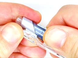 （補足）ペン上部のノック部品は分解不可の画像1