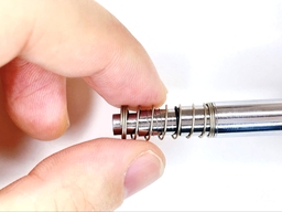 ペン本体のバネを外すの画像1