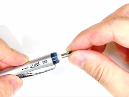 金具付き消しゴムを装着するの画像2