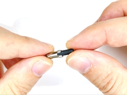 消しゴムに金具を装着するの画像2