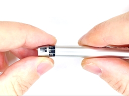 シャー芯硬度表示枠を装着するの画像2