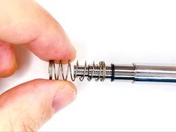 ペン本体のバネを外すの画像2