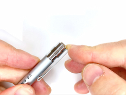 ケースにクリップを装着するの画像3