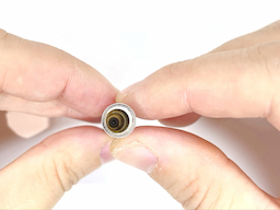 口金にガイドパイプを挿入するの画像3