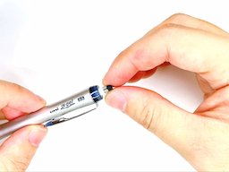 金具付き消しゴムを装着するの画像3