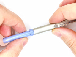 ケースと内部のプラスチック筒を装着するの画像3