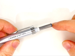 ペン本体にノック部品を装着するの画像3