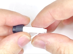 ノック部品に消しゴム上下部品を装着するの画像3