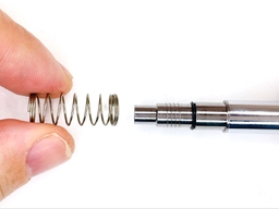 ペン本体のバネを外すの画像3