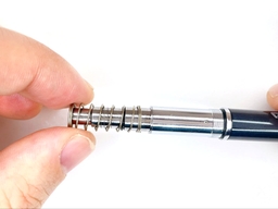 ペン先端にバネを装着するの画像3