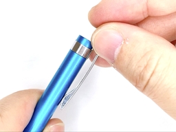 ケースにクリップを装着するの画像4