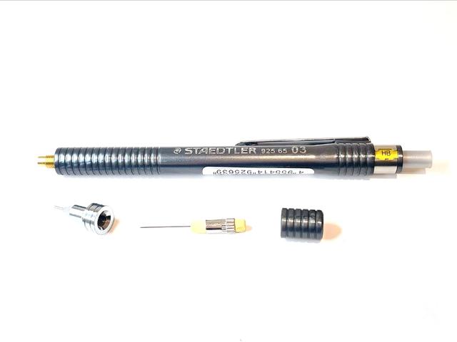 ステッドラー（STAEDTLER）925_65の分解方法