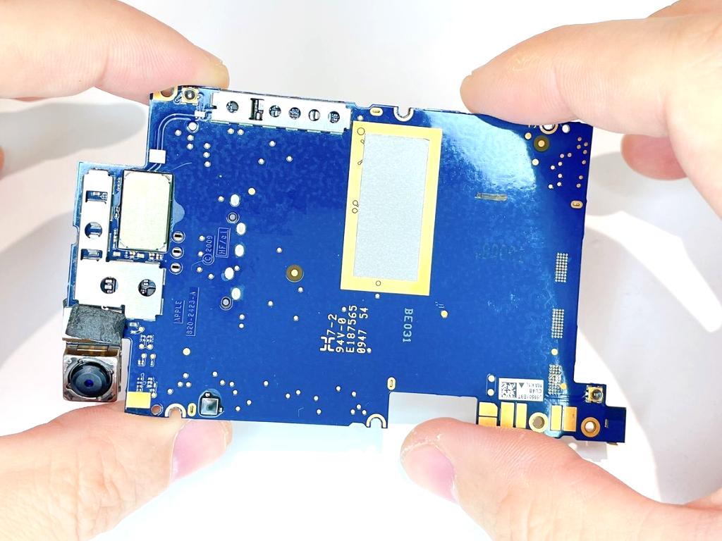 iPhone3GSの基板（ロジックボード）交換方法