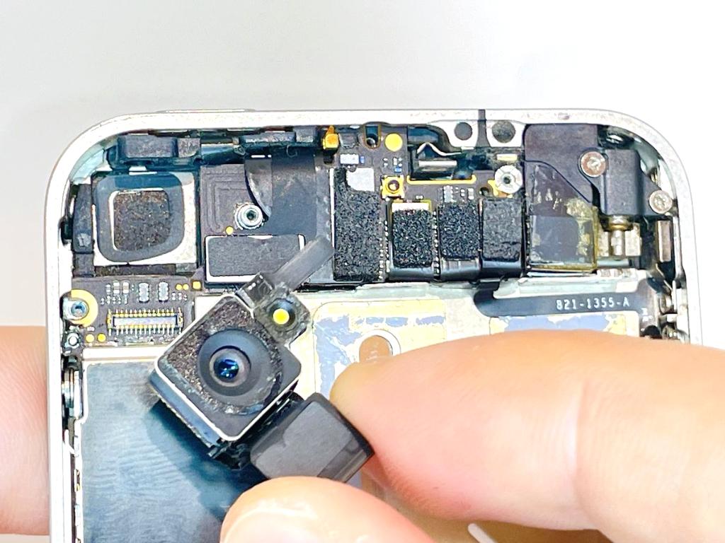 iPhone4の背面カメラ交換方法