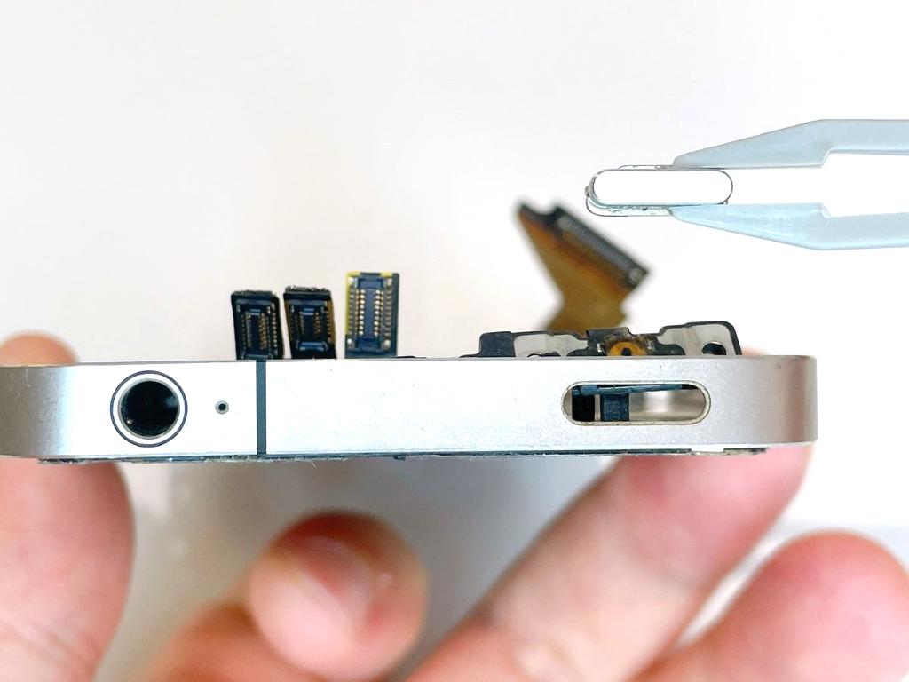 iPhone4の電源ボタン交換方法