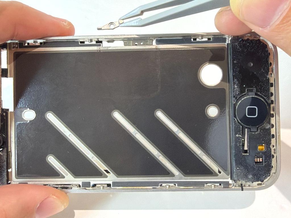 iPhone4のSIMトレイ取り出しレバー交換方法