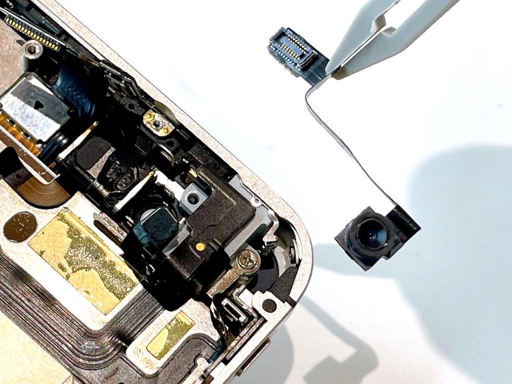 iPhone4Sのフロントカメラ交換