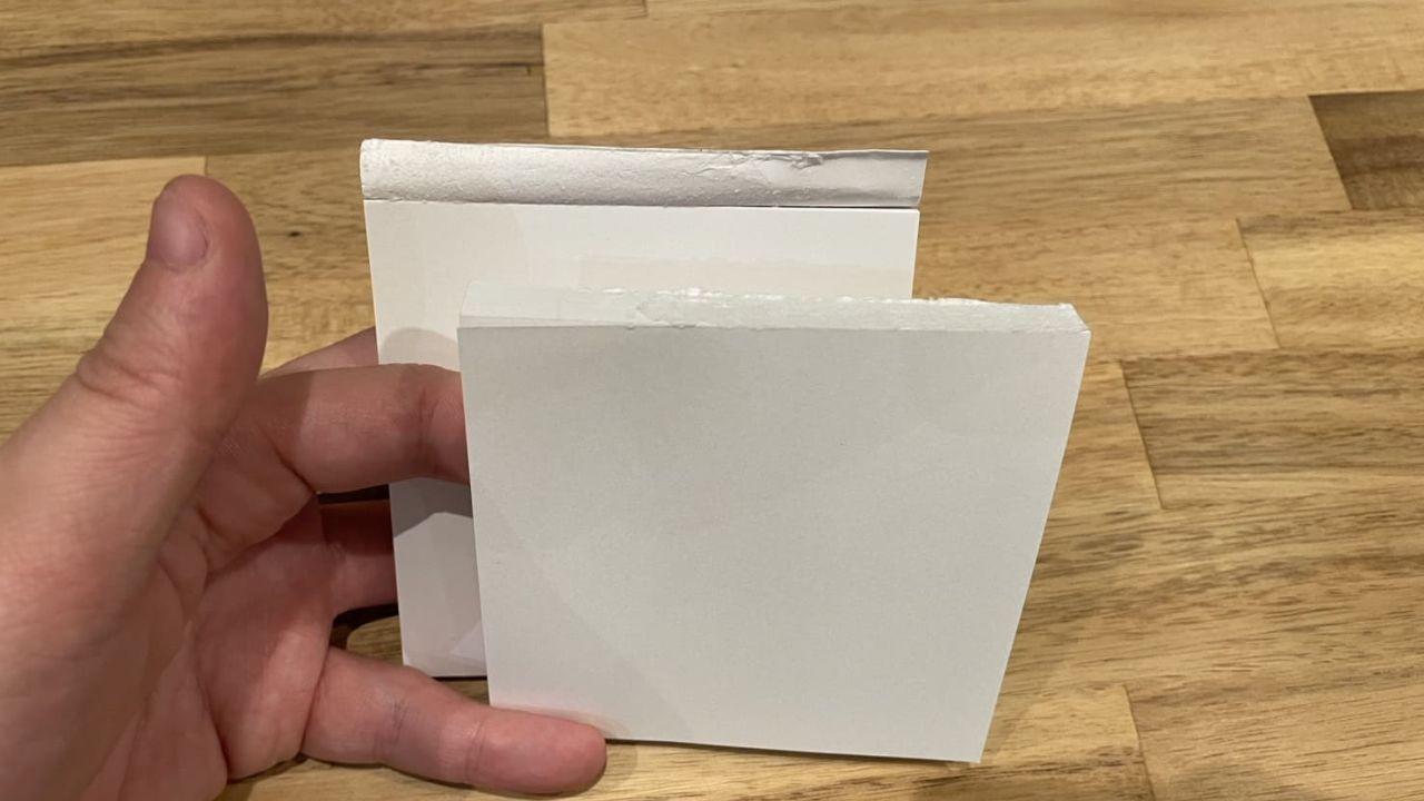 背表紙が半分に割れたメモ帳の修復方法