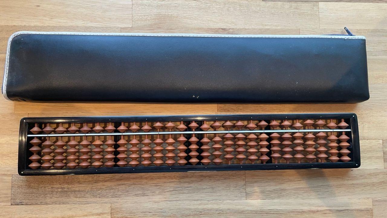 亀嵩算盤理想型No.1460についたシールを剥がす方法