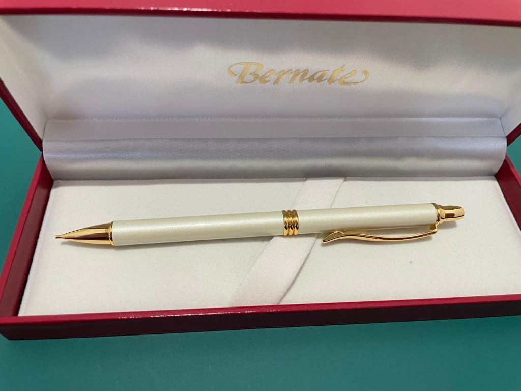 【Bernate】シャーペンの分解方法