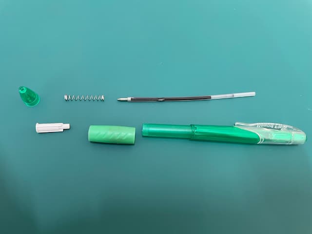 Round Fit（ラウンドフィット）ボールペンの分解方法