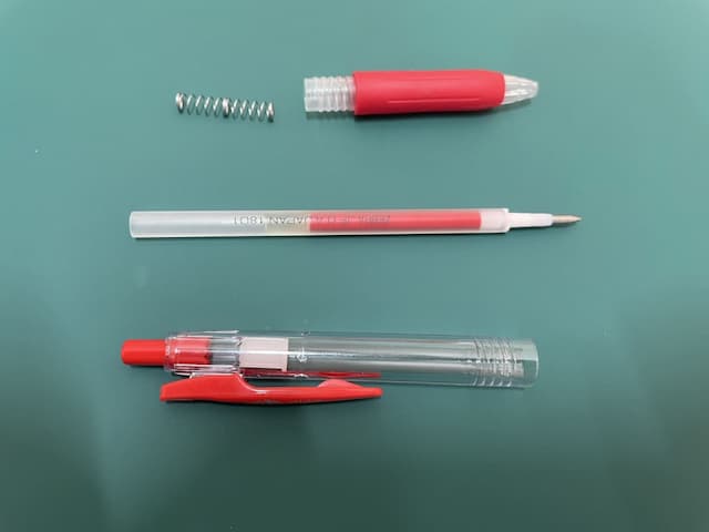 ジェルボールペンサラサクリップ（ボールペン）の分解方法