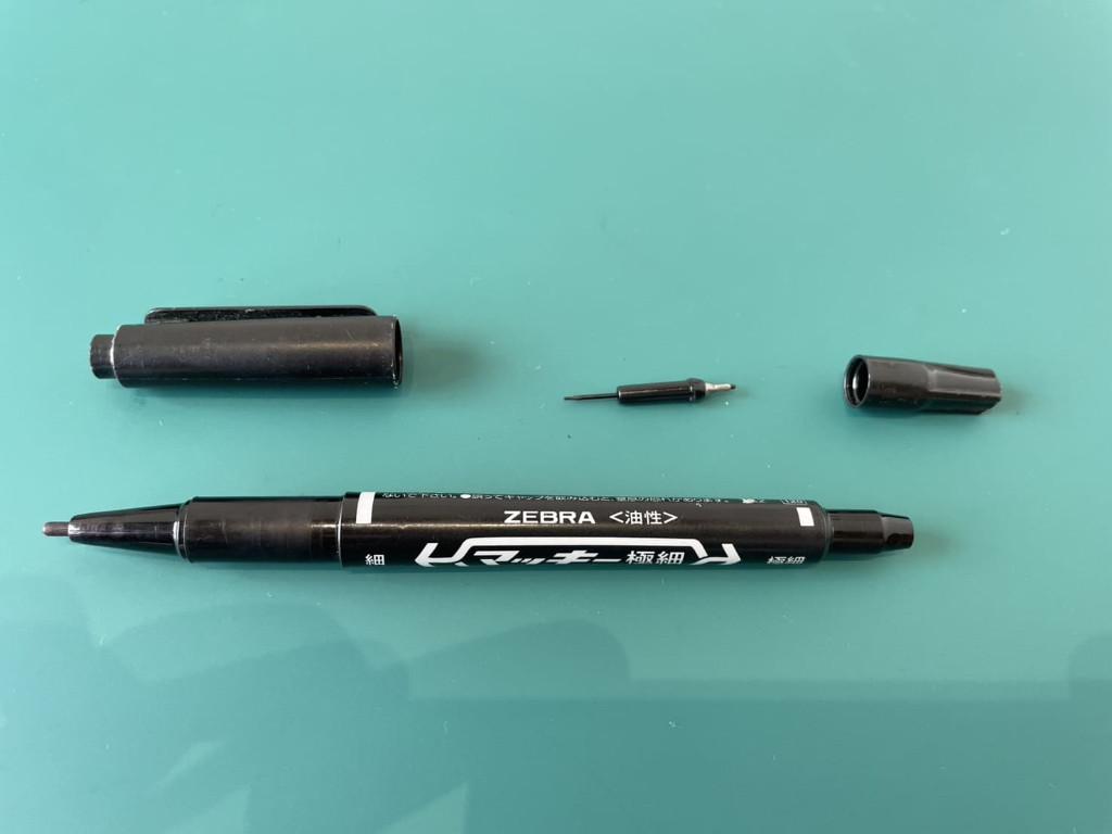 マッキー極細の分解方法