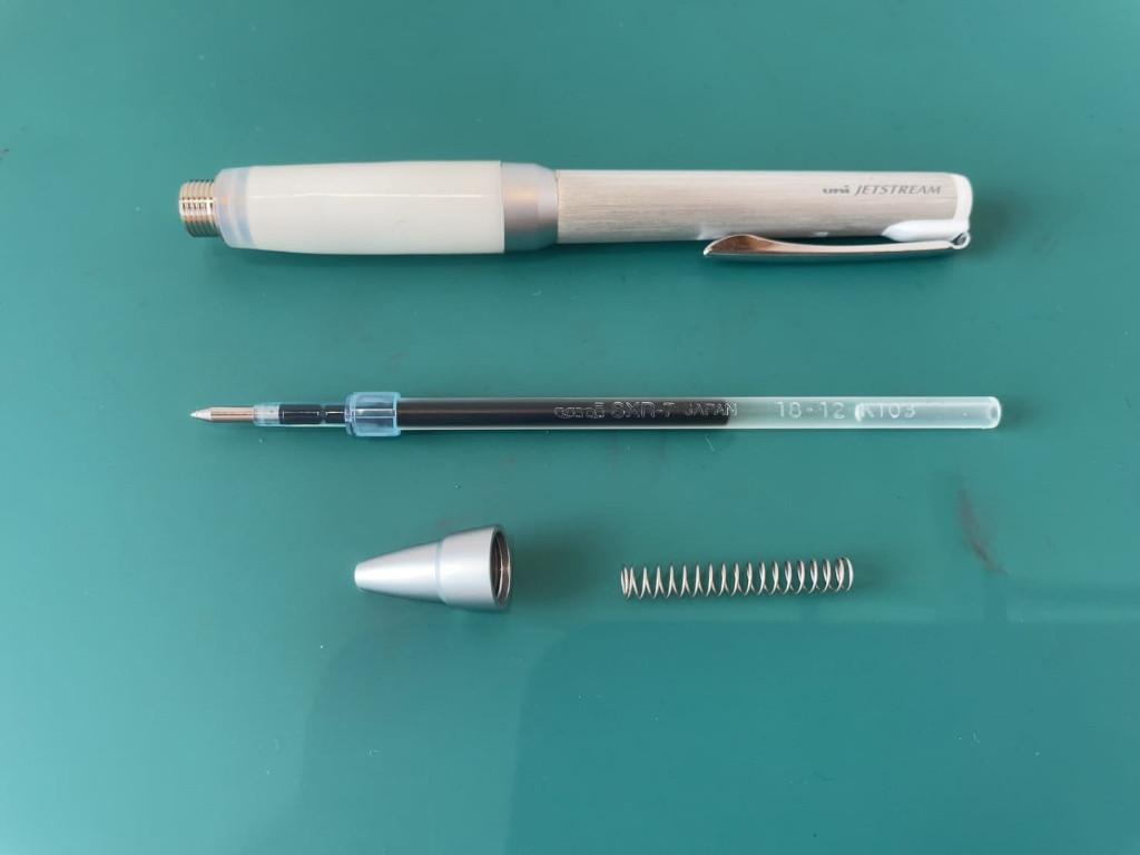 ジェットストリームアルファゲルグリップの分解方法