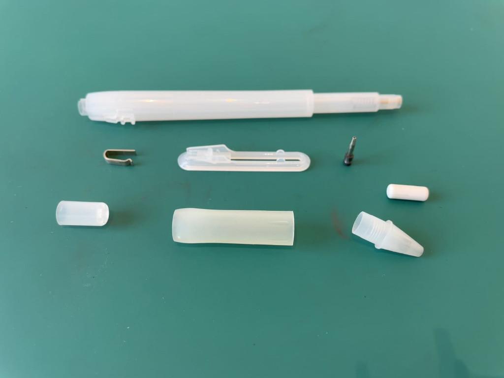 無印ポリカーボネートシャープペン（グリップ付き）の分解方法