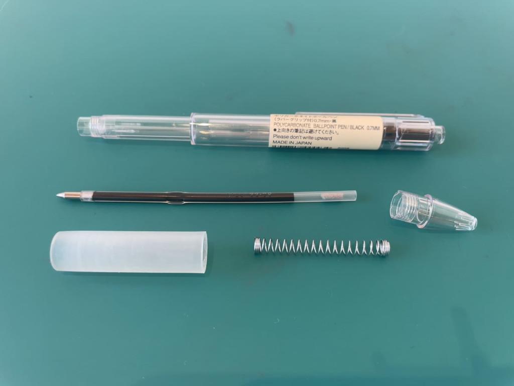無印ポリカーボネイトボールペンの分解方法
