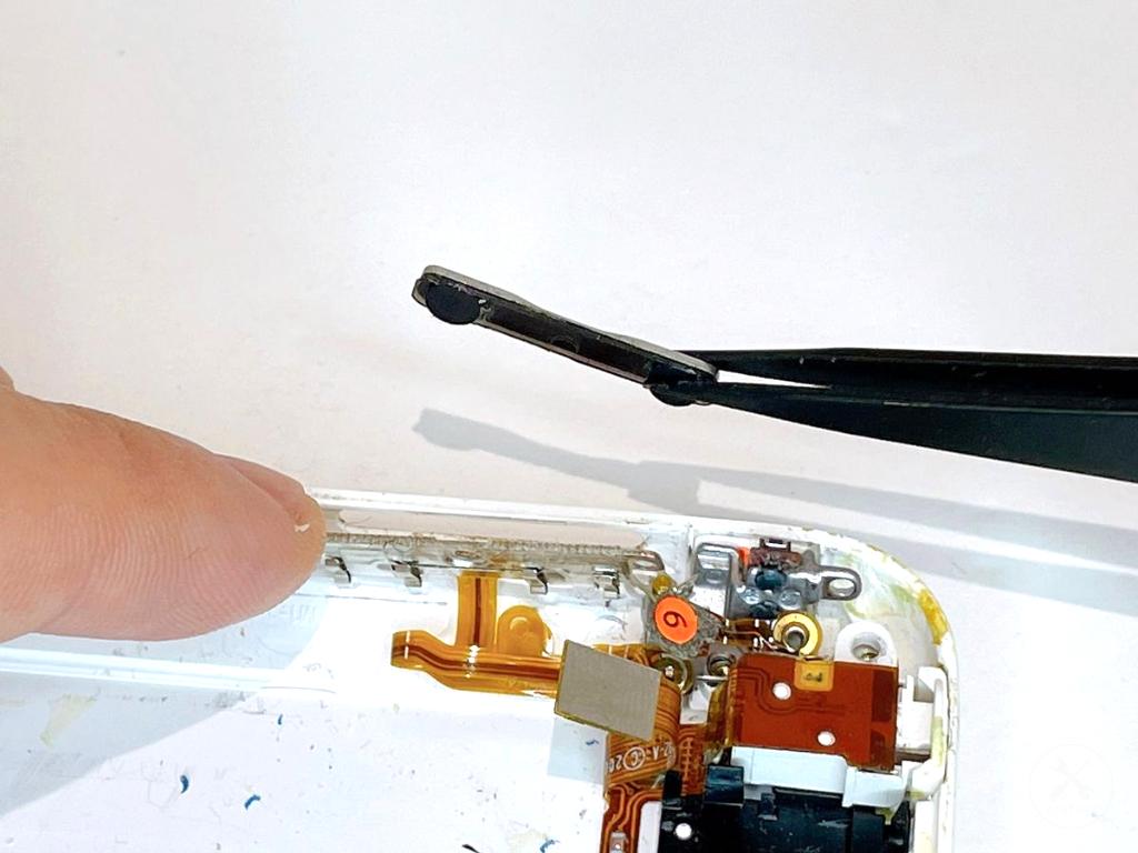 【iPhone3GS】音量ボタンの交換方法のアイキャッチ画像