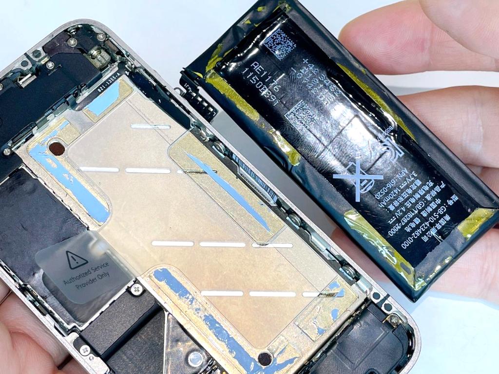 iPhone4のバッテリー交換方法