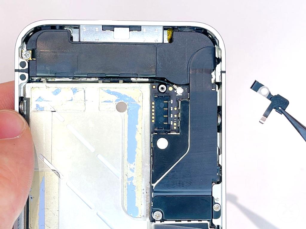 iPhone4のコンタクトクリップ交換方法