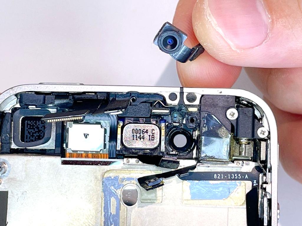 iPhone4のフロントカメラ交換方法のアイキャッチ画像
