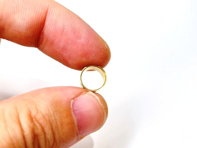 金色の金具 サムネイル3