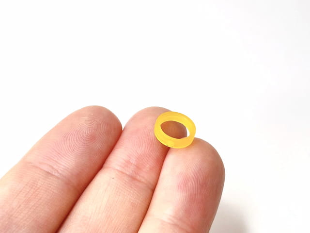 黄色のゴム輪 サムネイル1