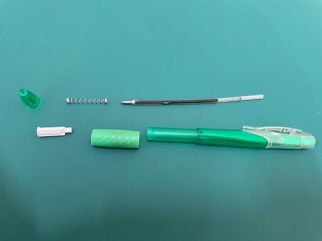 Round Fit(ラウンドフィット)ボールペンの分解方法