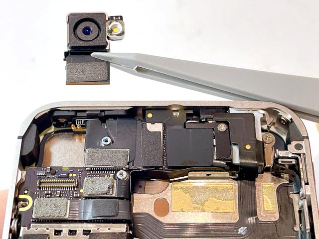 iPhone4Sの背面カメラ交換